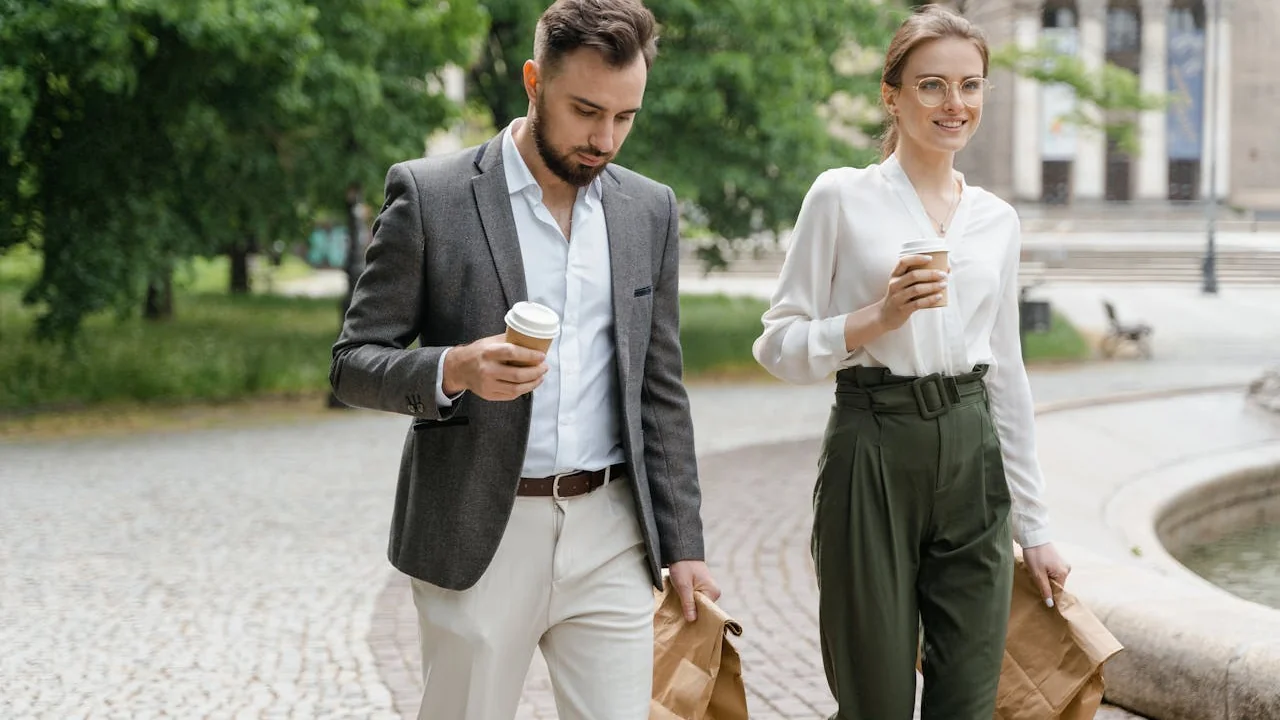 Caminhar 15 Minutos Após o Almoço Protege Sua Memória