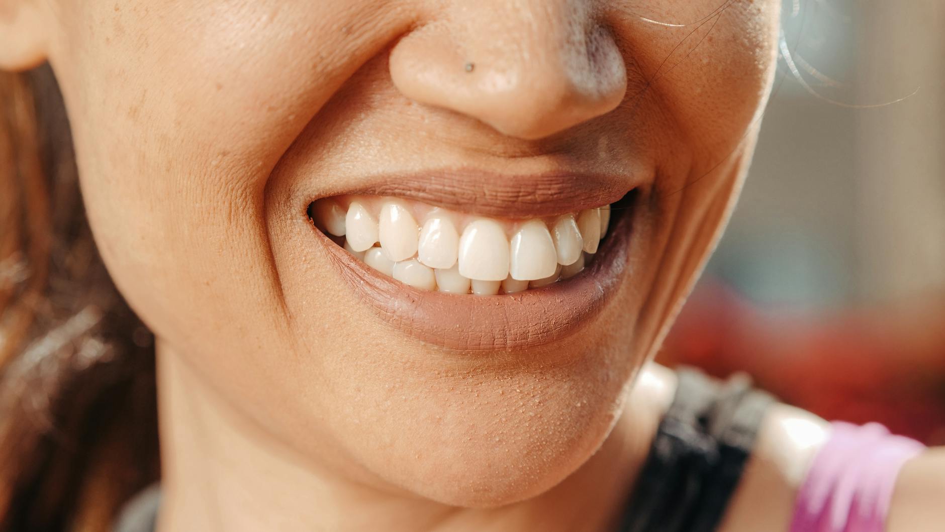 Escovar os Dentes com a Mão Não-Dominante: 2 Minutos que Ativam o Cérebro